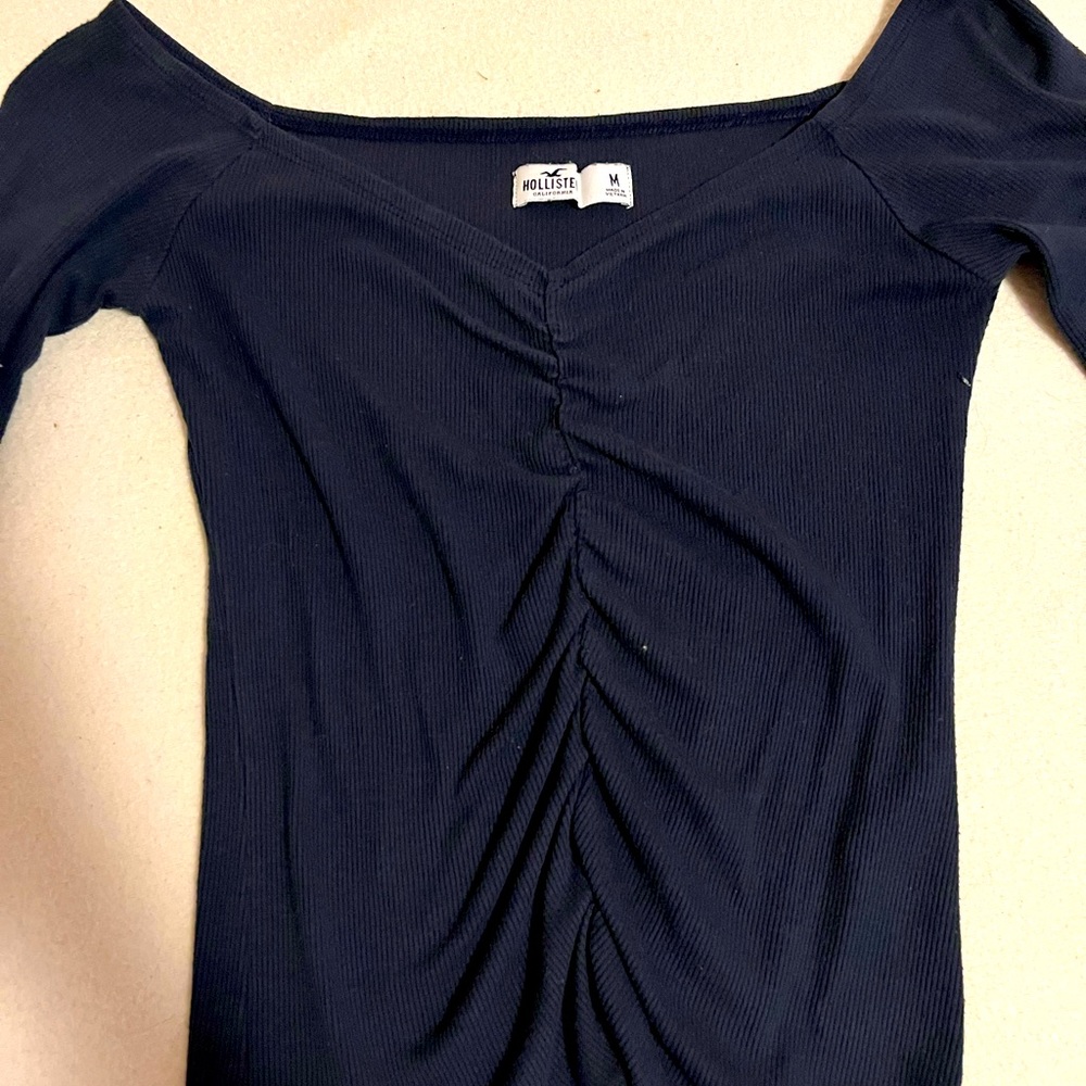 Hollister navy blue top